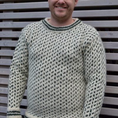 Icelander for men. Classic Icelandic sweater knitted in Vams - Rauma